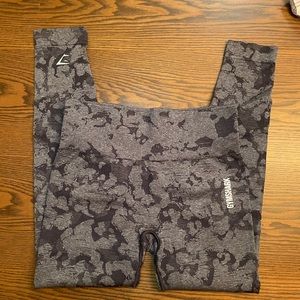 BLACK CAMO SEAMLESS GYMSHARK LEGGINGS